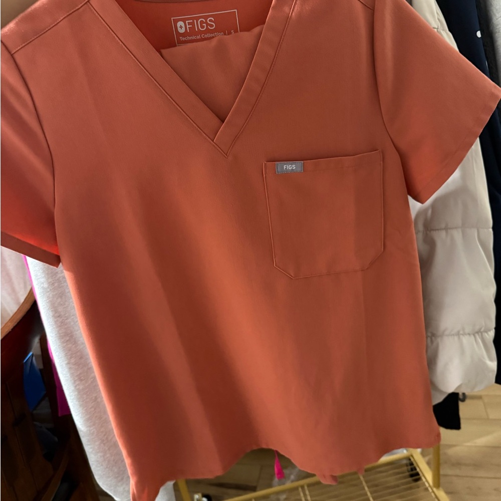 FIGS Catarina Orange V-Neck Scrub Top & High Waisted Zamora scrub set
